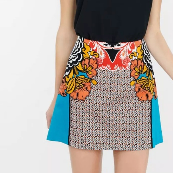 Express Dresses & Skirts - Printed pattern skirt